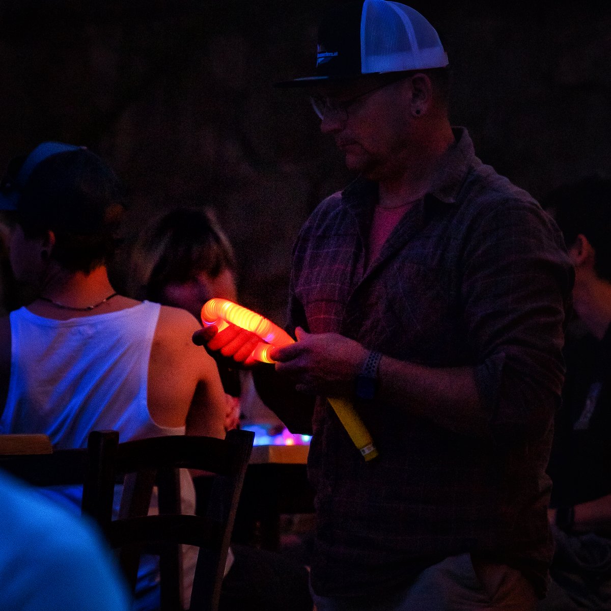 Partyszene bei der Fullmoonparty am Urisee mit Kingmatz