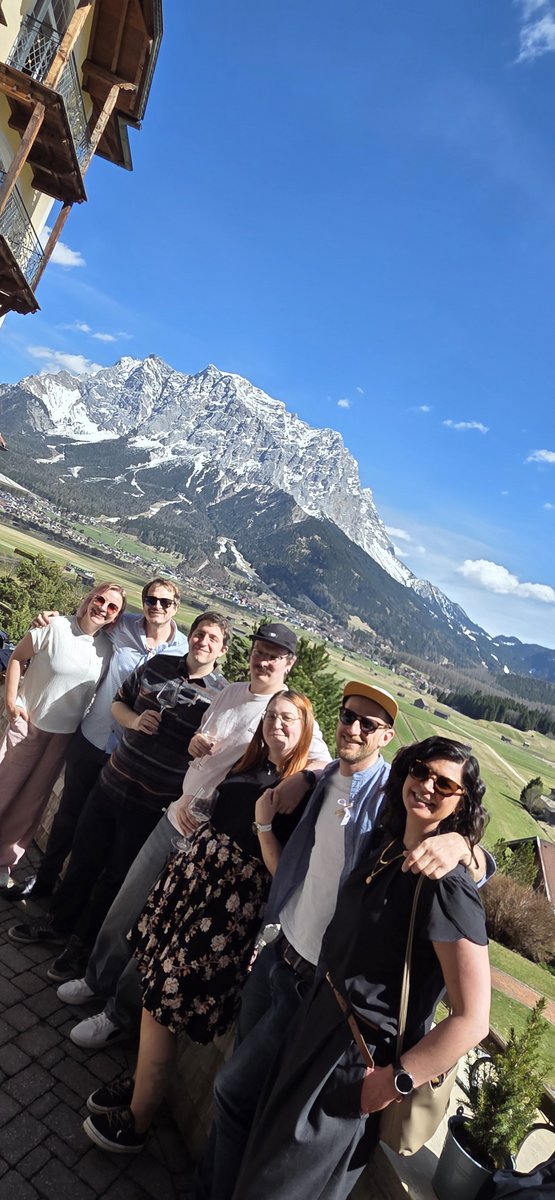 Gemeinsames Gruppenfoto bei Wein und Genuss im Hotel Post Lermoos – Markus Saletz – Foto 11